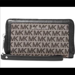 Michael Kors Wristlet signature black and gray NWT
